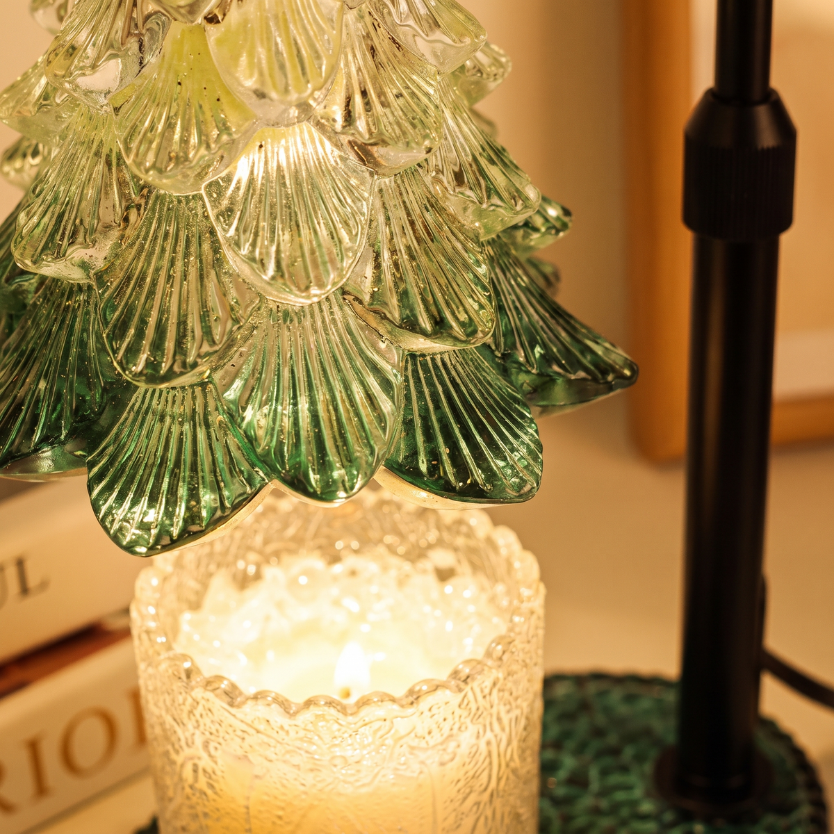 Candle Warmer Lamp With Timer & Dimmer close up detail